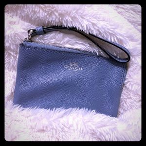 *•BLUE SPARKLY COACH WRISTLET •*